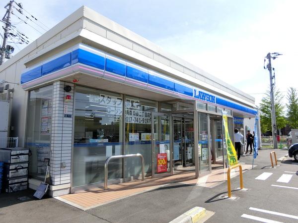 コーポカスタム(ローソン　青森南佃2丁目店)