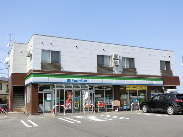 LBHANGAR(ファミリーマート 青森大学前店)