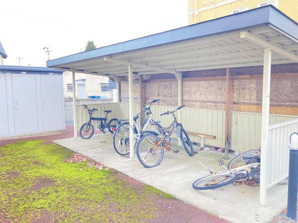 グランモア三好A