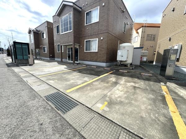 グランモア鳴滝B