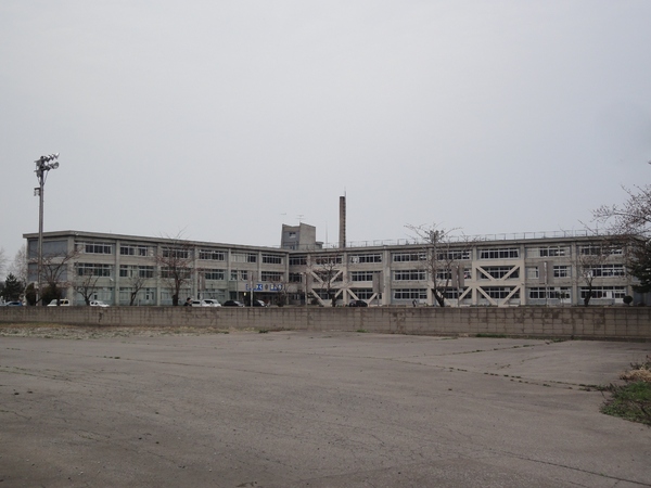 アメージングコート(青森市立泉川小学校)