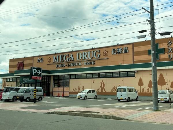 グランモア三好B(メガ石江店)