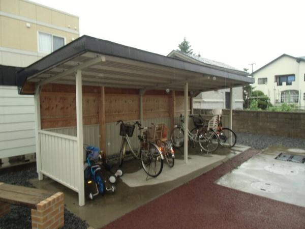 グランモア三好B