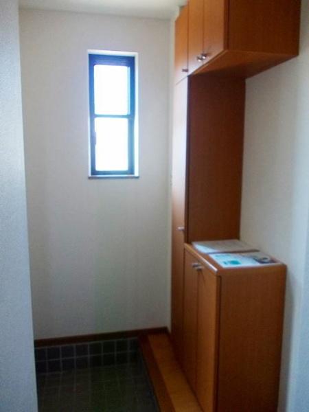 青森市勝田2丁目のアパート(玄関)