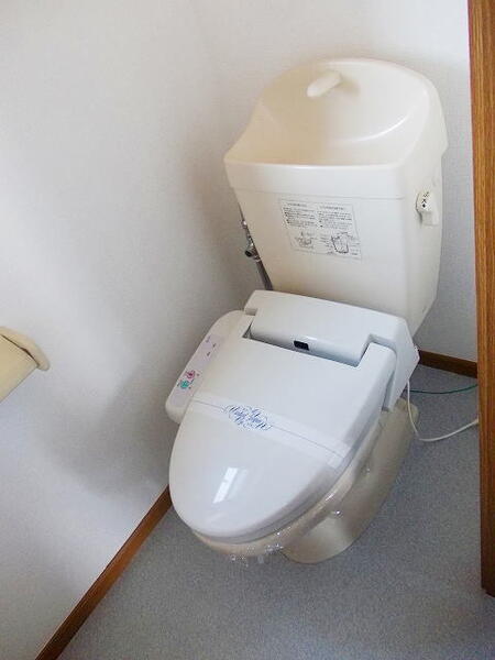 青森市勝田2丁目のアパート(トイレ)