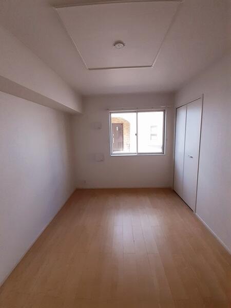 青森市花園1丁目のアパート(洋室)