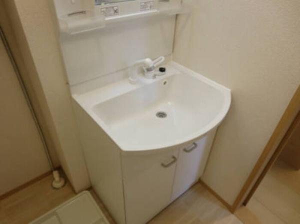 青森市大字三内字沢部のアパート