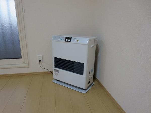青森市大字三内字沢部のアパート