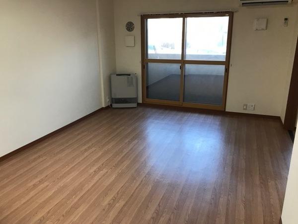 プランドールヒルズ弐号館(リビング)