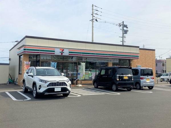 グランモア緑B(セブンイレブン　青森浜田２丁目店)