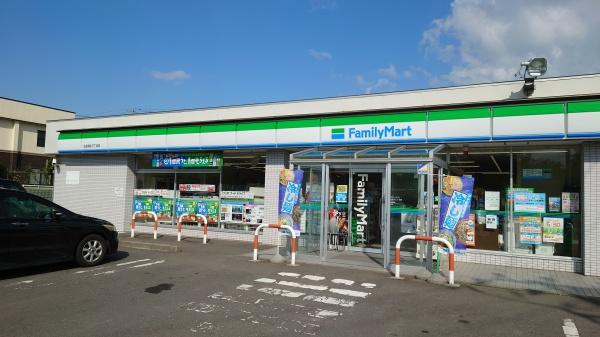 ツイン ヴィラージュ ウエスト(ファミリーマート清水三丁目店)