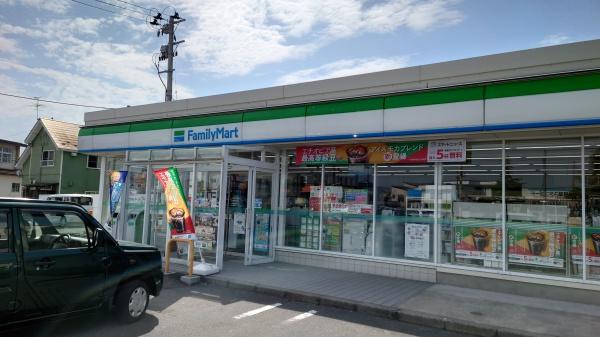 グラード(ファミリーマート田町店)