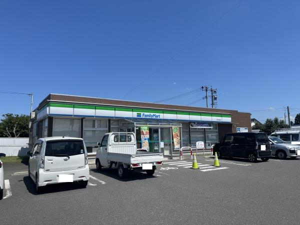 ベルソレイユ弐番館(ファミリーマート八戸尻内町店)