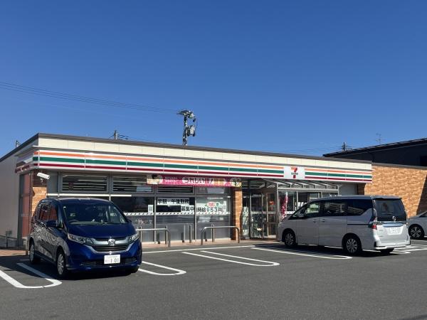 エテルノ　フィオーレ１(セブンイレブン八戸市川桔梗野店)
