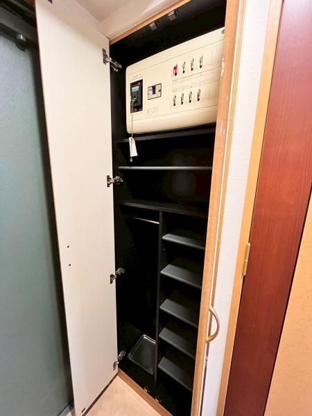 プレサンス鶴舞駅前ブリリアント(玄関)