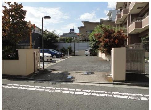 世田谷区下馬６丁目のマンション