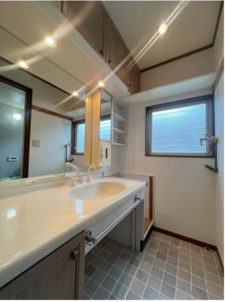 大田区北千束2丁目の貸家(洗面台・洗面所)