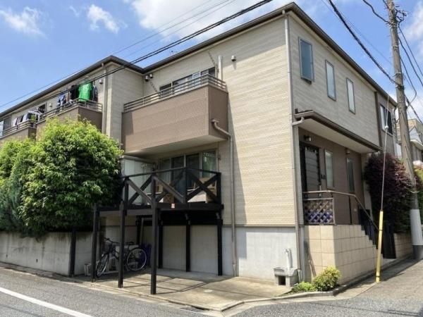世田谷区下馬4丁目のアパート