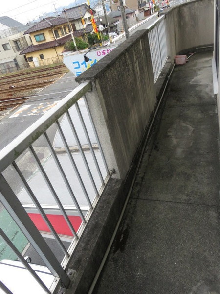 大竹市新町2丁目のアパート(バルコニー)