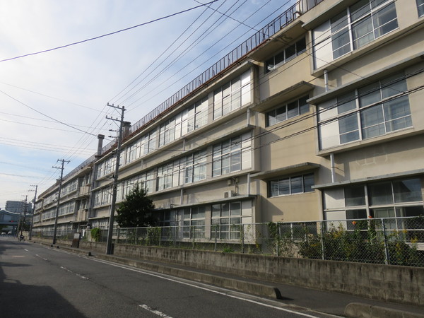 岩国市元町４丁目のアパート(岩国市立東小学校)