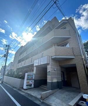RISESTAGE MAGOME
