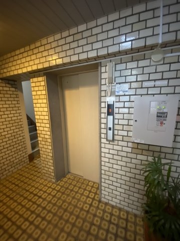 乃木坂プレース