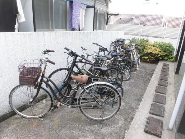 レオパレス三軒茶屋　A棟
