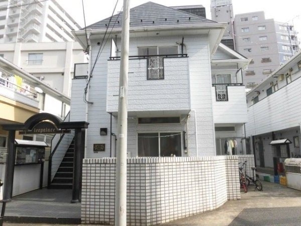 レオパレス三軒茶屋　A棟