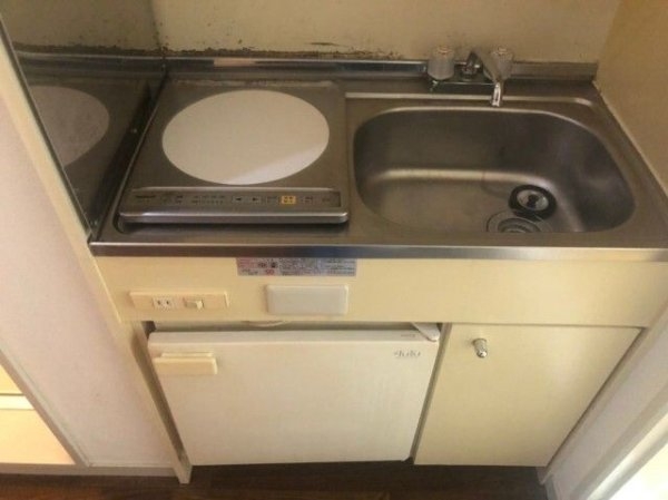 レオパレス三軒茶屋　A棟
