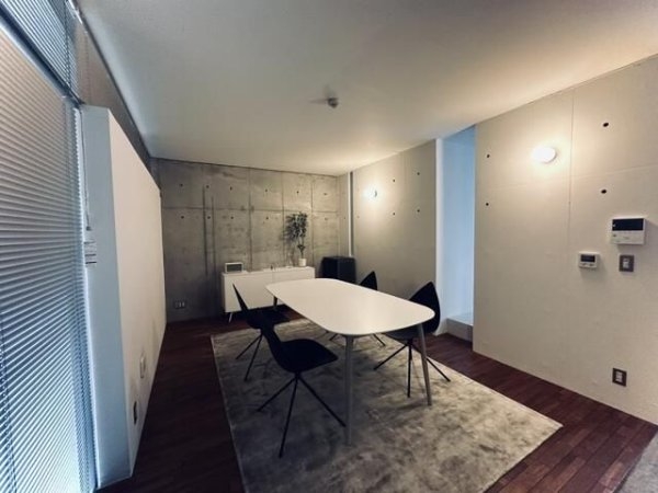 ａ　ｐｌａｃｅ　ｂｙ　Ｗｉｎｅ　Ａｐａｒｔｍｅｎｔ