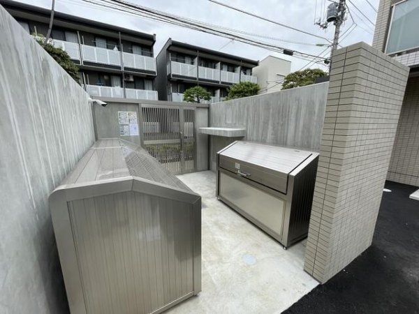 イーストポート