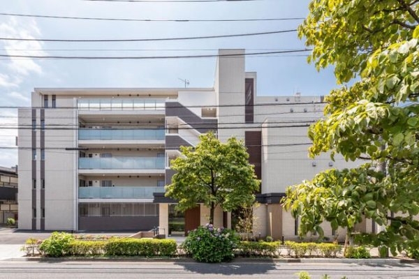 イーストポート