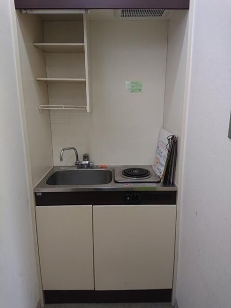 スタッフハウスビル