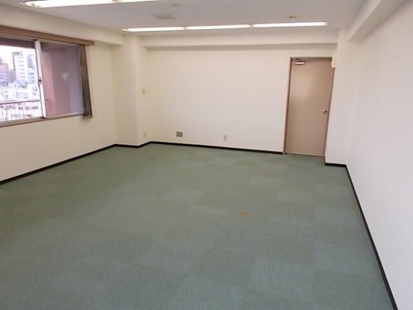 ミツヤ四谷ビル(バス)