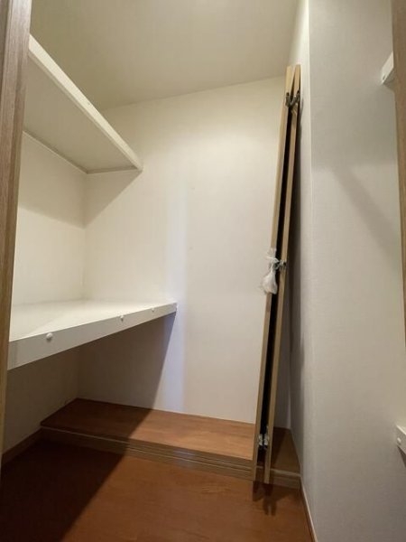 イーストヴァリュー弦巻(収納)