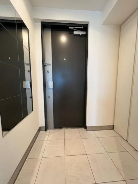 モデルノ トッレ 松濤(玄関)