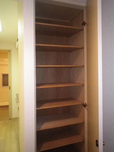 ＷＩＳＴＥＲＩＡ　ＫＯＭＡＺＡＷＡ