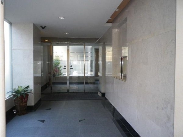 ＷＩＳＴＥＲＩＡ　ＫＯＭＡＺＡＷＡ