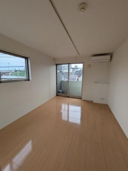 ＣＬＯＶＥＲ　ＨＯＵＳＥ　壱番館