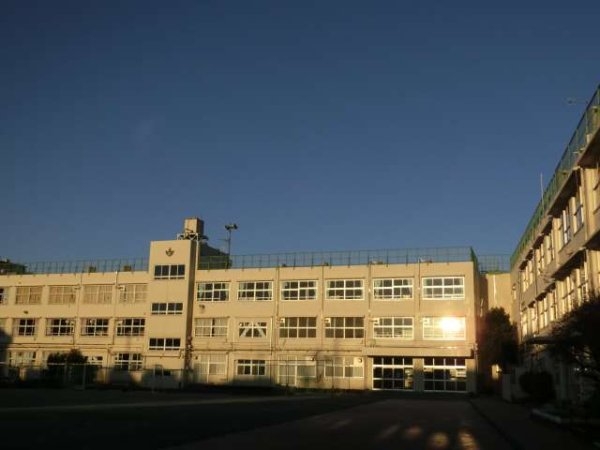 パインフィールドビル(世田谷区立松沢中学校)