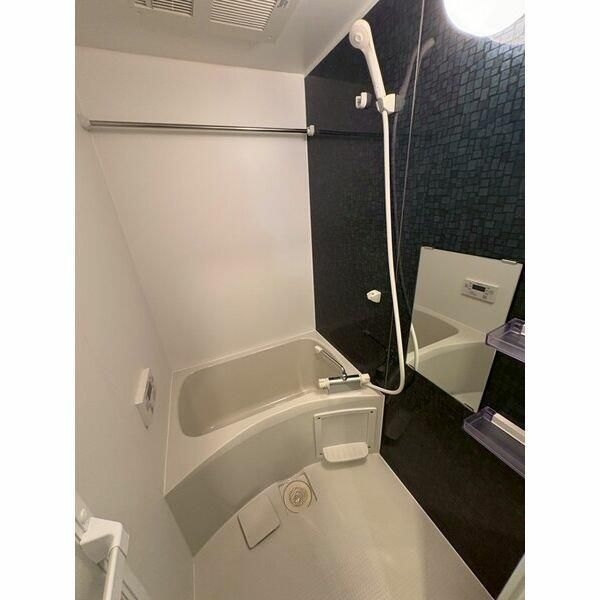 ＴＲＩＢＥＣＡ三軒茶屋