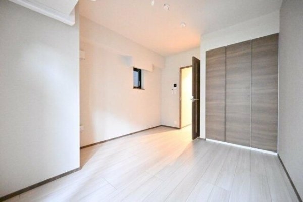 ＧＲＡＮＳＩＴＥ　ＮＡＫＡＭＥＧＵＲＯ