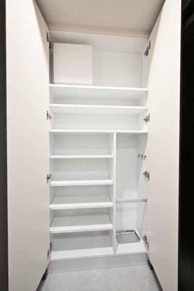 ＧＲＡＮＳＩＴＥ　ＮＡＫＡＭＥＧＵＲＯ