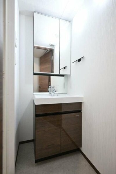 ＧＲＡＮＳＩＴＥ　ＮＡＫＡＭＥＧＵＲＯ