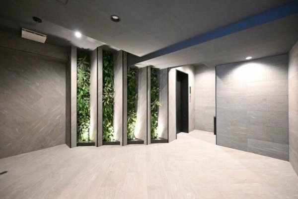 ＧＲＡＮＳＩＴＥ　ＮＡＫＡＭＥＧＵＲＯ