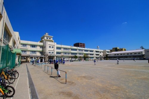 第２コーポさつき(川崎市立坂戸小学校)