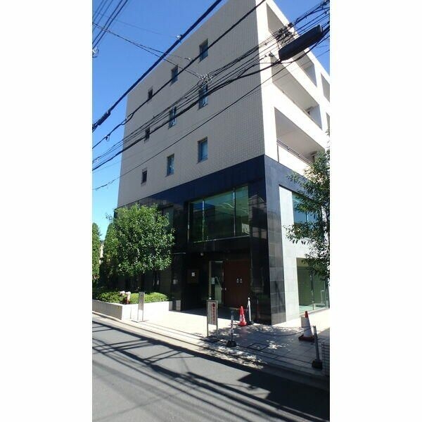 プレジール新宿大久保