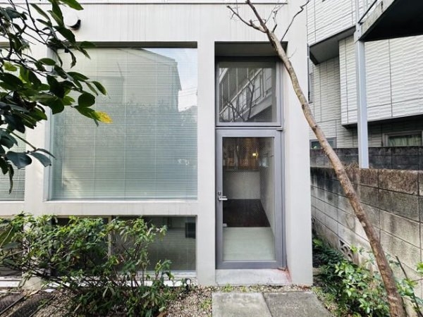 ａ　ｐｌａｃｅ　ｂｙ　Ｗｉｎｅ　Ａｐａｒｔｍｅｎｔ