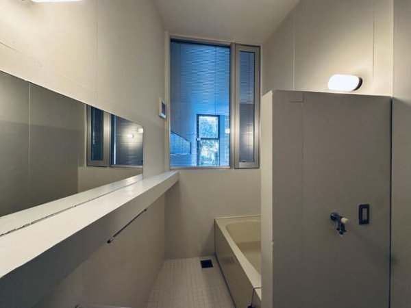 ａ　ｐｌａｃｅ　ｂｙ　Ｗｉｎｅ　Ａｐａｒｔｍｅｎｔ