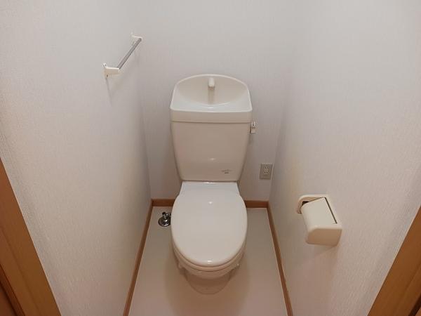 中央市西花輪のアパート